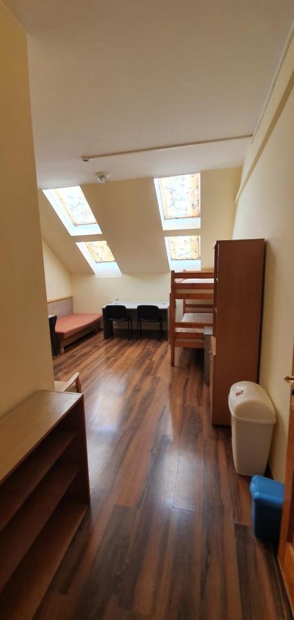 Romzsa Todor Kollegium Hostel แซแก็ด ภายนอก รูปภาพ