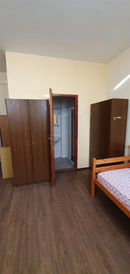 Romzsa Todor Kollegium Hostel แซแก็ด ภายนอก รูปภาพ