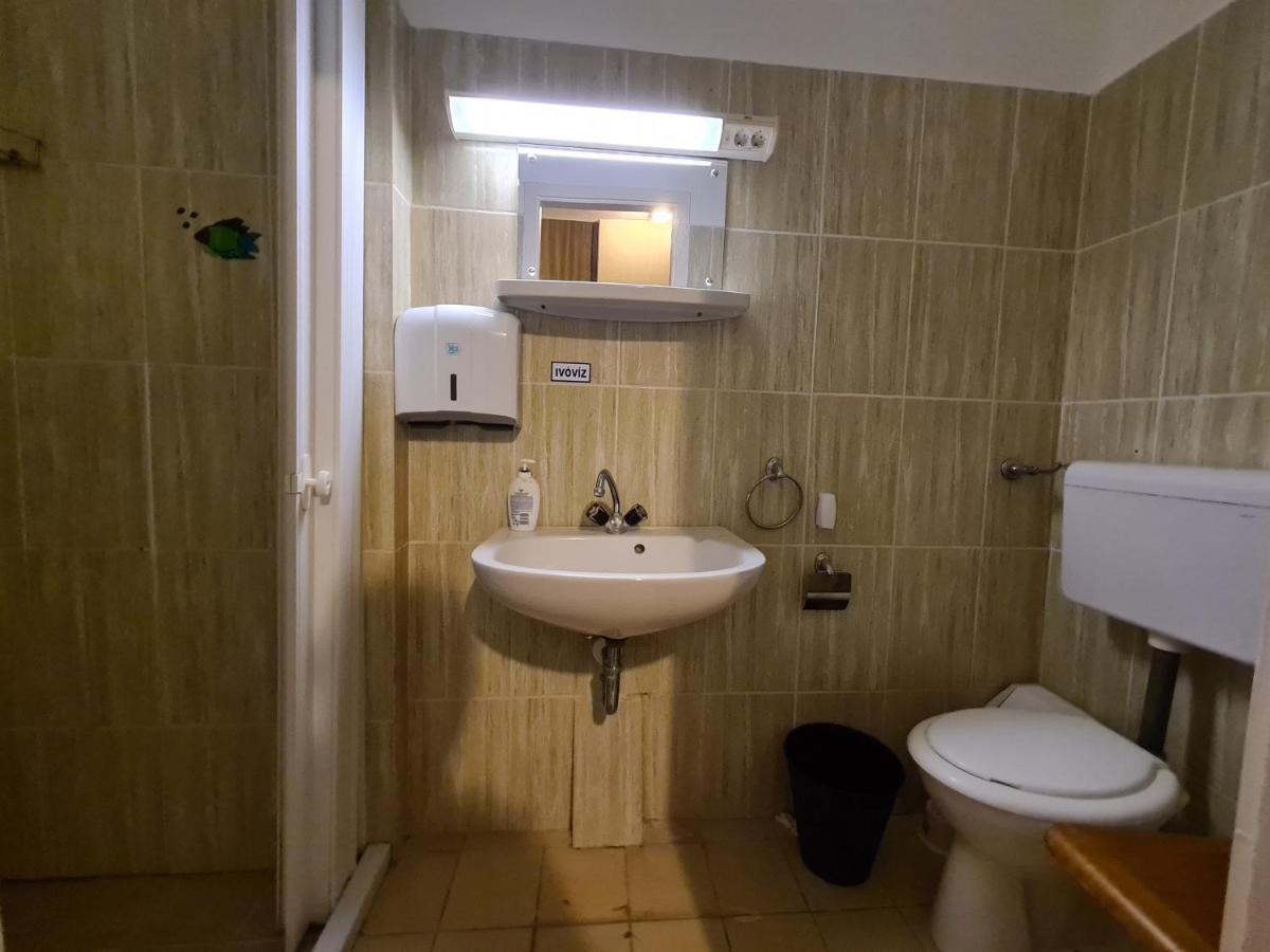 Romzsa Todor Kollegium Hostel แซแก็ด ภายนอก รูปภาพ