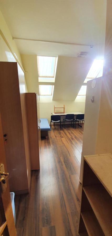 Romzsa Todor Kollegium Hostel แซแก็ด ภายนอก รูปภาพ