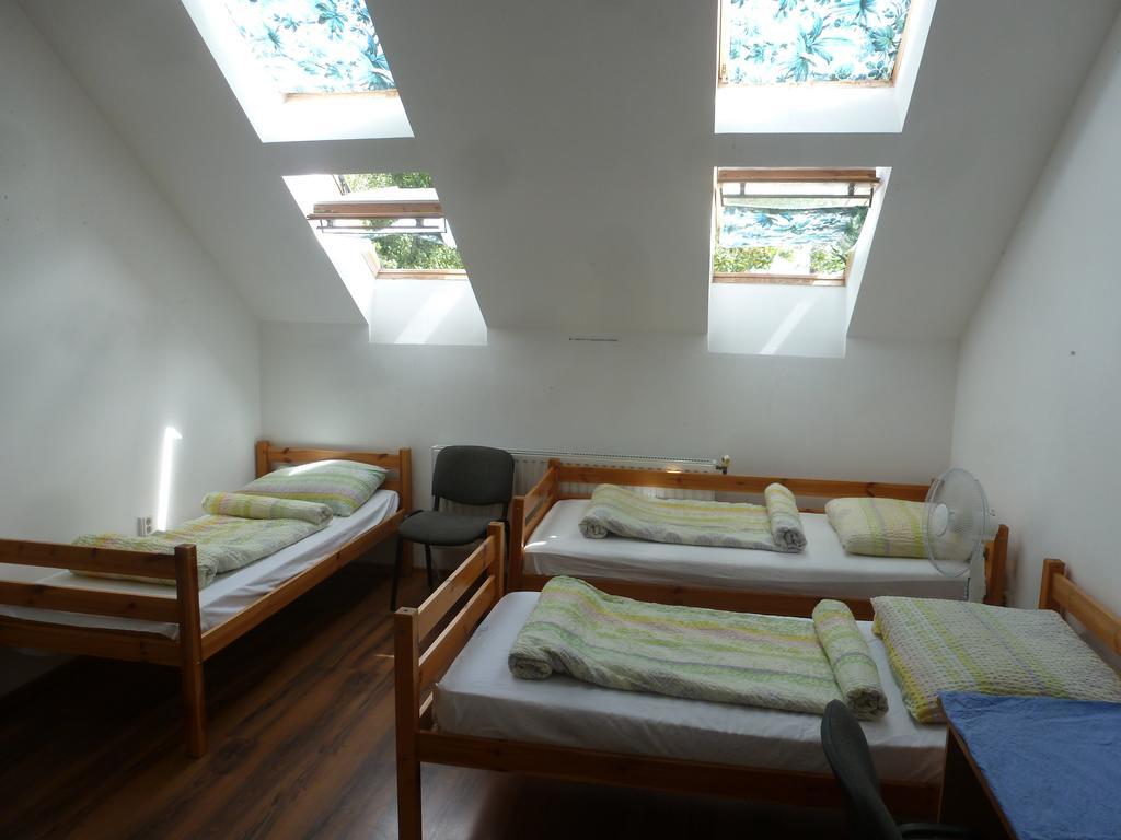 Romzsa Todor Kollegium Hostel แซแก็ด ห้อง รูปภาพ