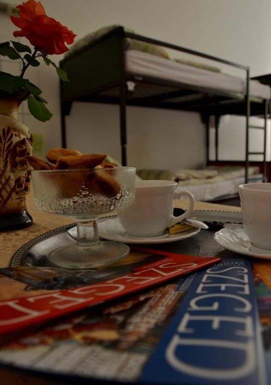 Romzsa Todor Kollegium Hostel แซแก็ด ภายนอก รูปภาพ